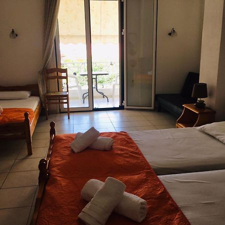 Araliki Apartments & Studios Loutrá Edipsoú Rom bilde