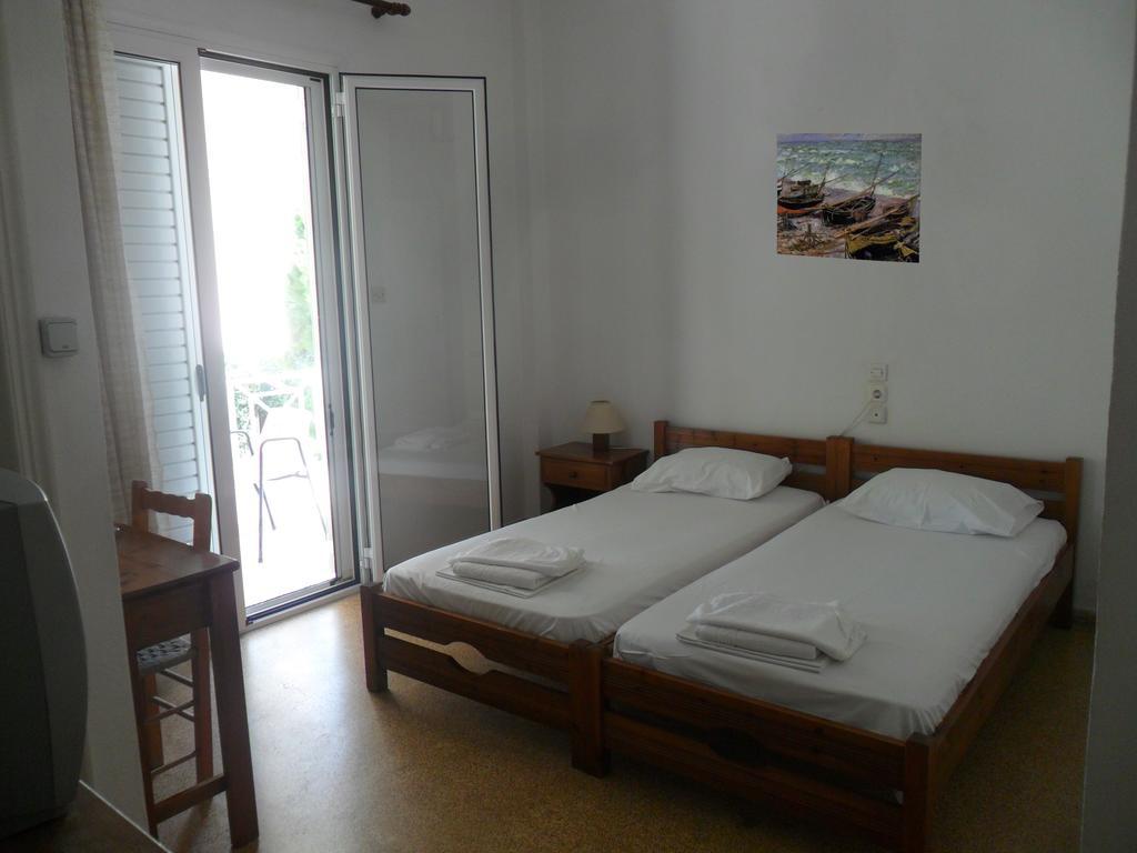 Araliki Apartments & Studios Loutrá Edipsoú Rom bilde